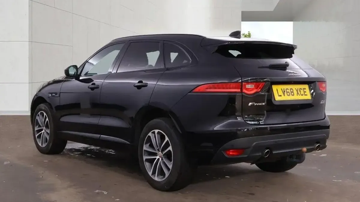 Used Jaguar F-Pace R-Sport 240 HP (176 kW) 2018 Black SUV