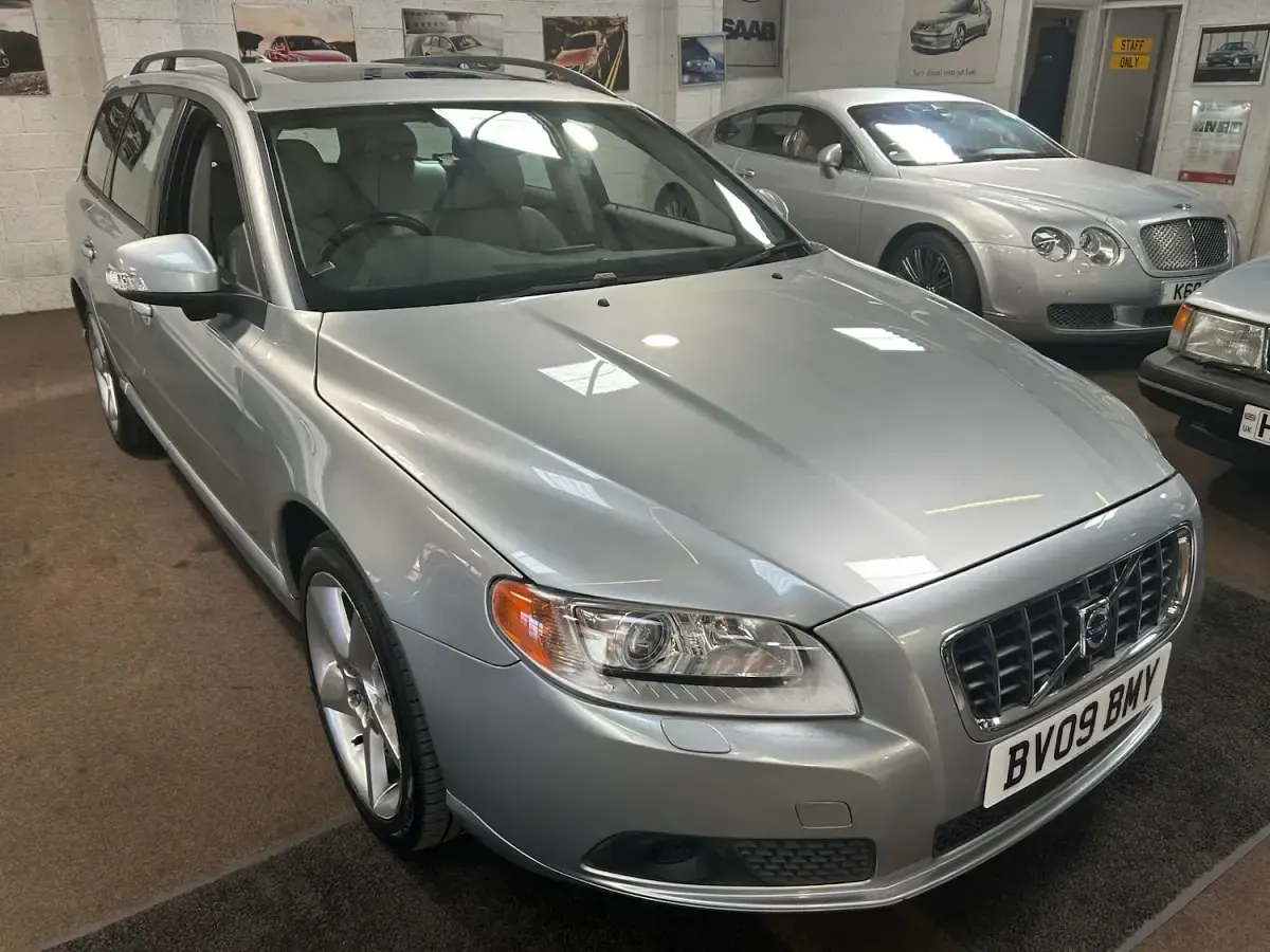 Used Volvo V70 SE 2009 Silver Estate