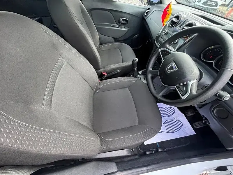 Begagnad Dacia Sandero Essentiel 2020 Vit Halvkombi