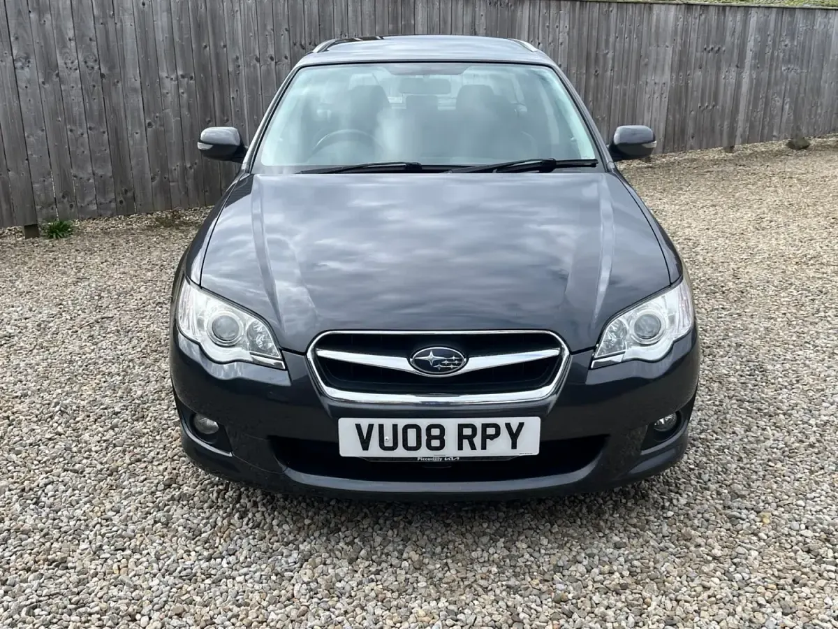Usado Subaru Legacy 2008 Gris Familiar