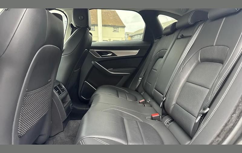 Usado Jaguar F-Pace R-Dynamic 404 HP (297 kW) 2023 Cinzento SUV