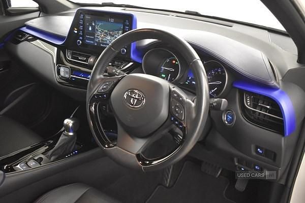 Used Toyota C-HR 122 HP (89 kW) 2020 White SUV