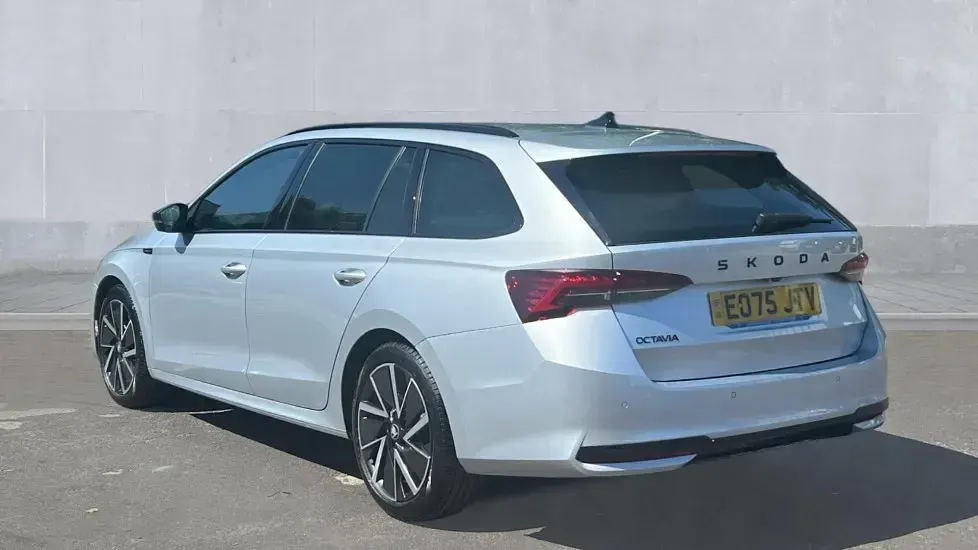 Used Skoda Octavia SportLine 150 HP (110 kW) 2025 Silver Estate