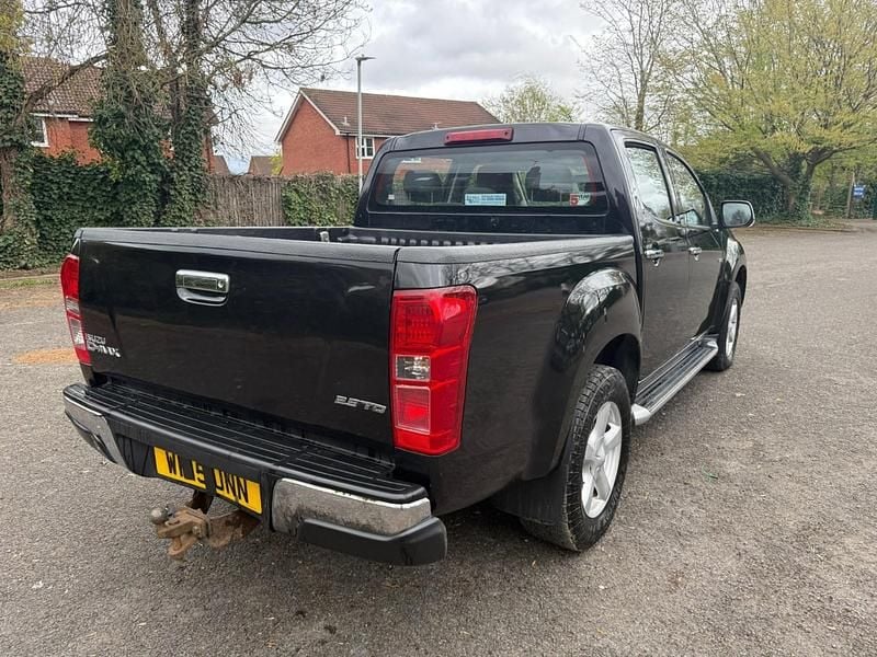 Usado Isuzu D-Max 2015 Preto Pickup