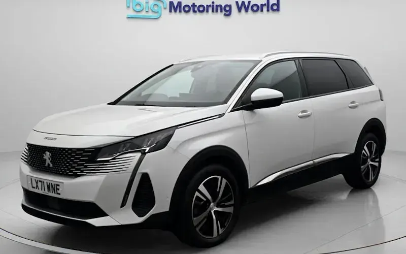 Used Peugeot 5008 Allure Premium 131 HP (96 kW) 2022 SUV