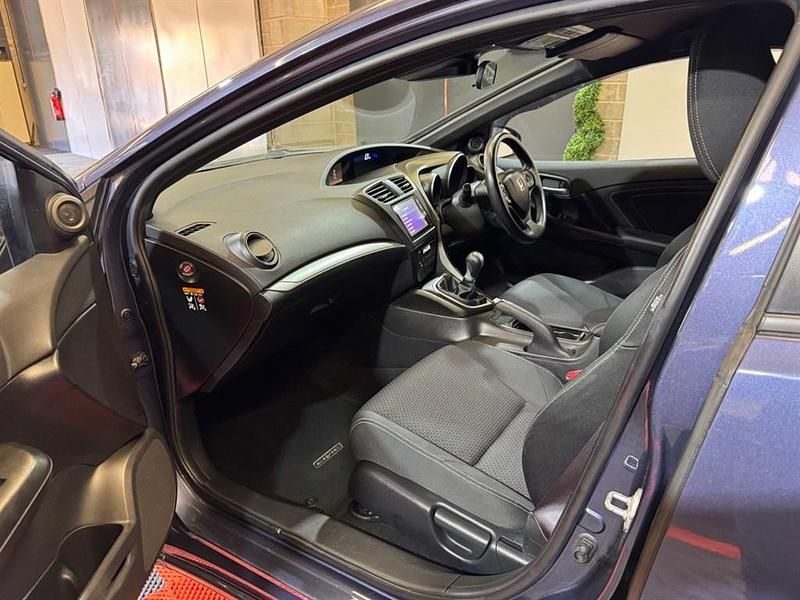 Used Honda Civic Sport 120 HP (88 kW) 2017 Blue Hatchback