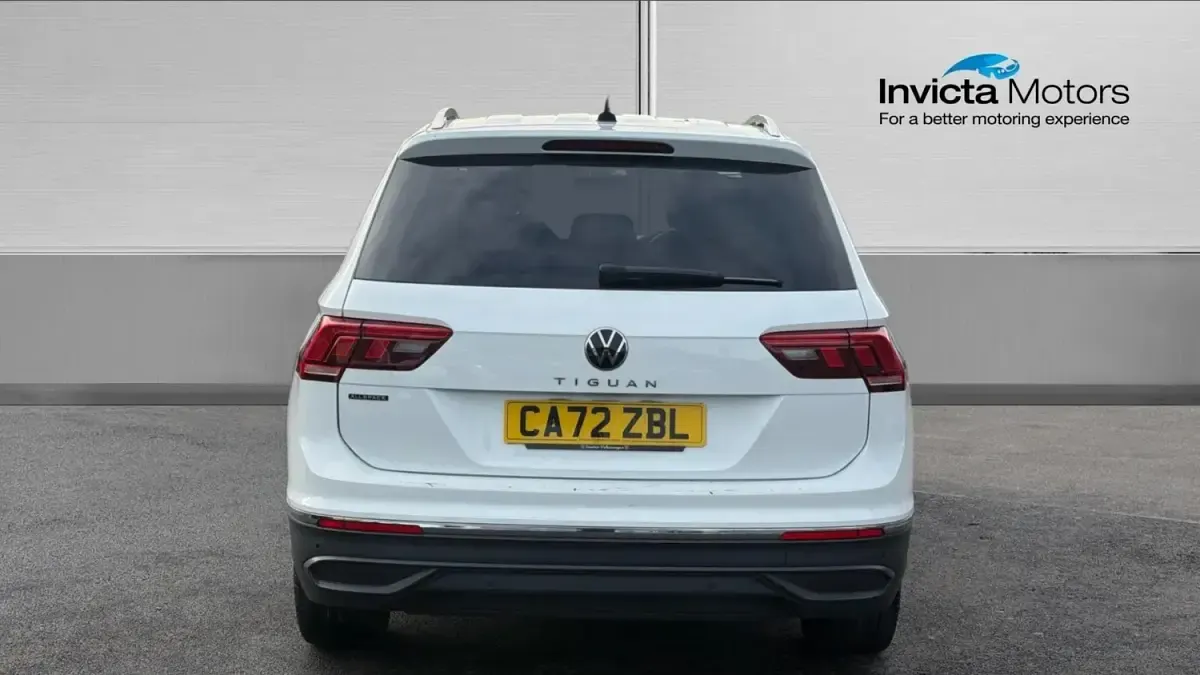 Usado VW Tiguan Life 150 HP (110 kW) 2022 Branco SUV