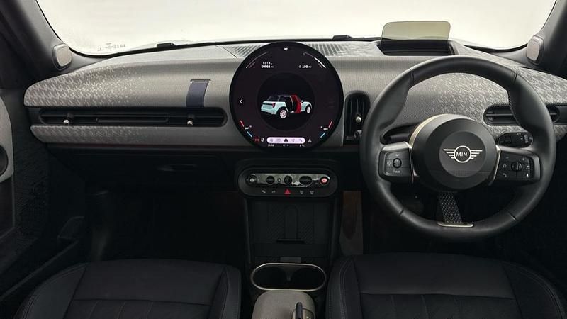 Used Mini Cooper Hatch 113 kW (154 HP) 2025 Green Hatchback