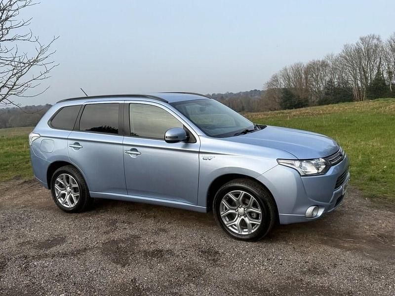 Used Mitsubishi Outlander P-HEV 2015 Blue Estate