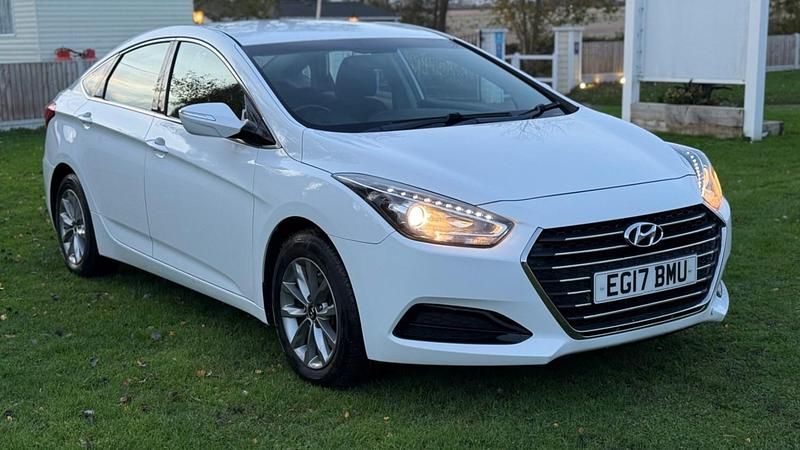 Used Hyundai i40 141 HP (103 kW) 2017 White Sedan