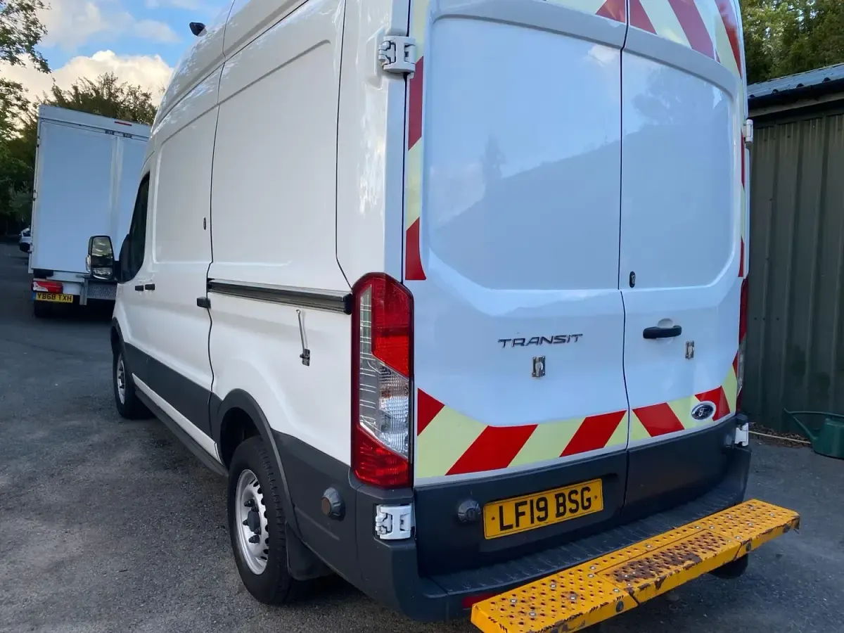 Usado Ford Transit 130 CV (95 kW) 2019 Blanco Van