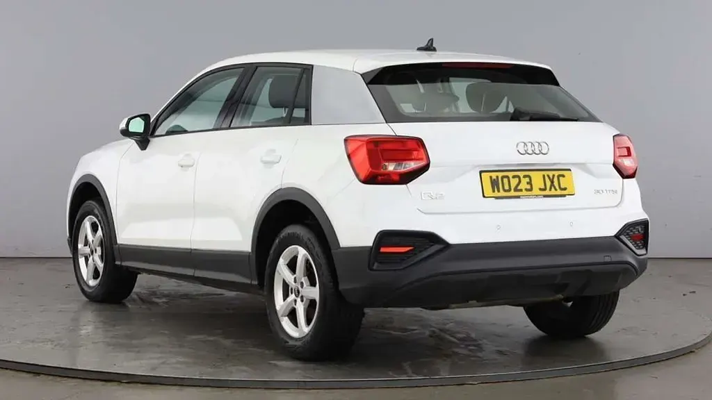 Begagnad Audi Q2 150 HK (110 kW) 2023 Vit SUV