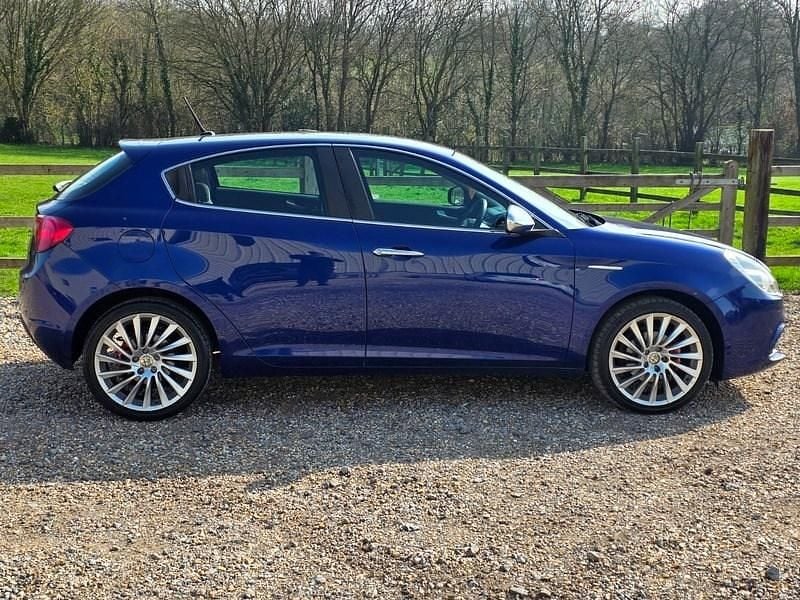 Used Alfa Romeo Giulietta Distinctive 2014 Blue Hatchback