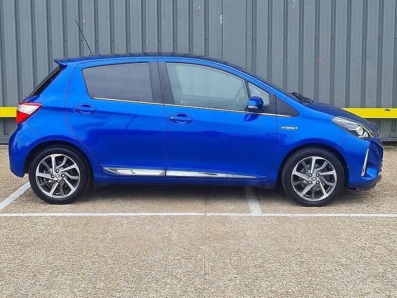 Used Toyota Yaris Hybrid 2018 Blue Hatchback