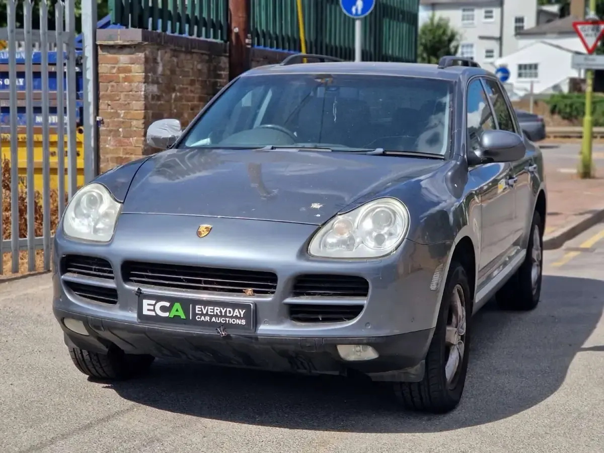 Used Porsche Cayenne 340 HP (250 kW) 2004 Grey SUV