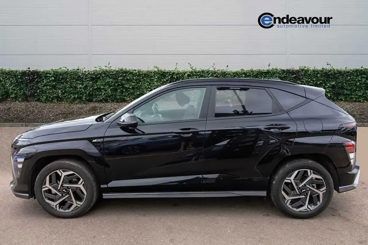 Second-hand Hyundai Kona N Line 129 CP (94 kW) 2025 Negru SUV