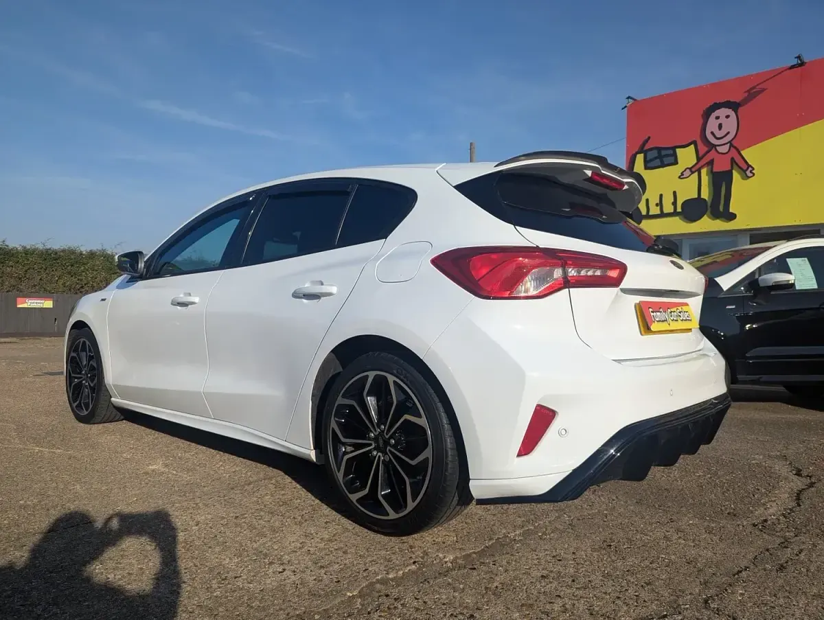 Used Ford Focus ST-Line X 2019 White Hatchback
