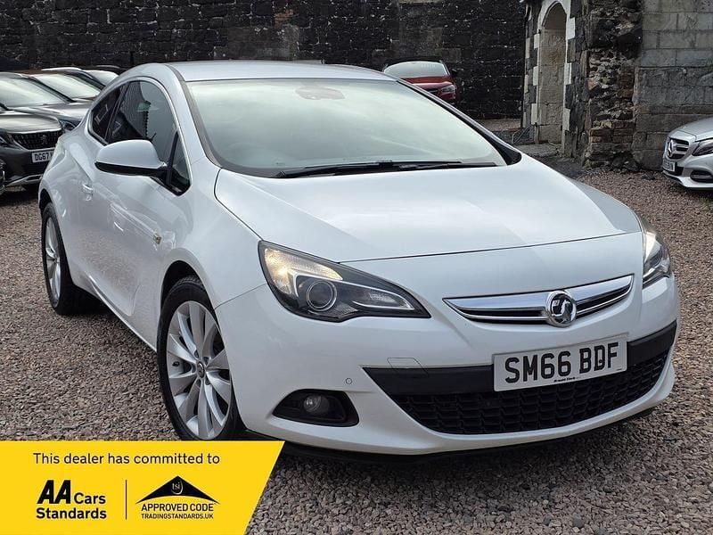 Used Vauxhall Astra GTC SRi 2016 White Hatchback