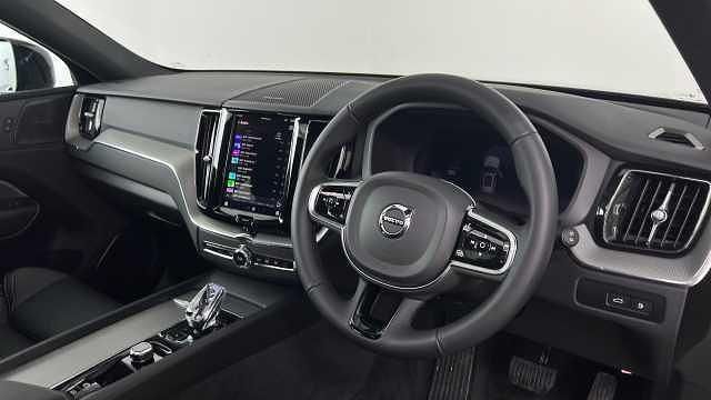 Used Volvo XC60 Plus 345 HP (253 kW) 2024 Black SUV