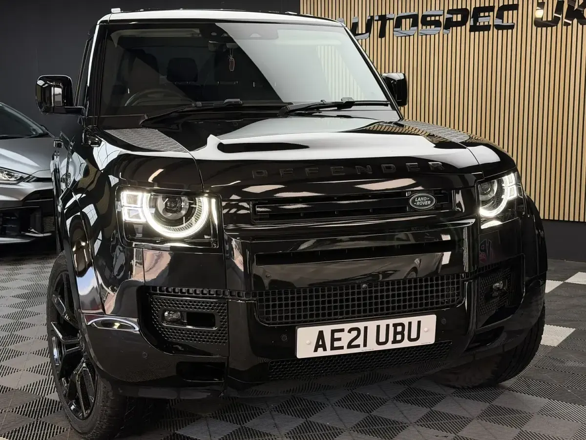 Used Land Rover Defender SE 2021 Black SUV