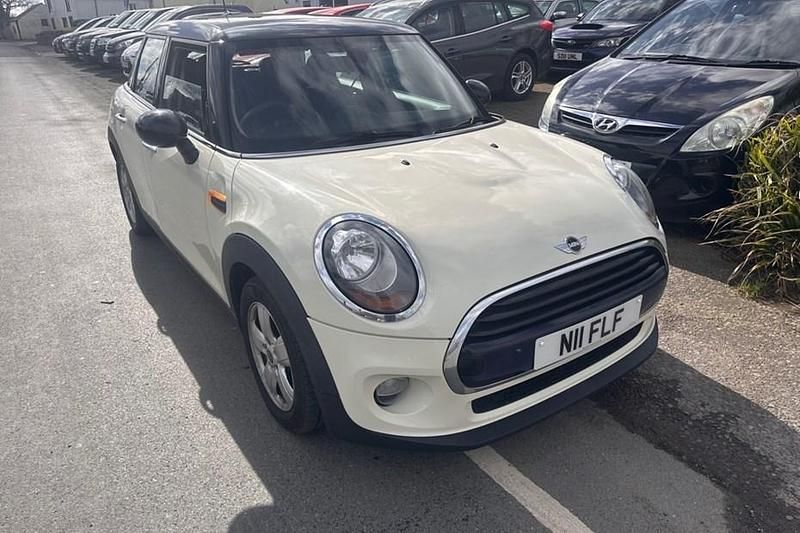 Used Mini Cooper D Hatch 116 HP (85 kW) 2016 White Hatchback