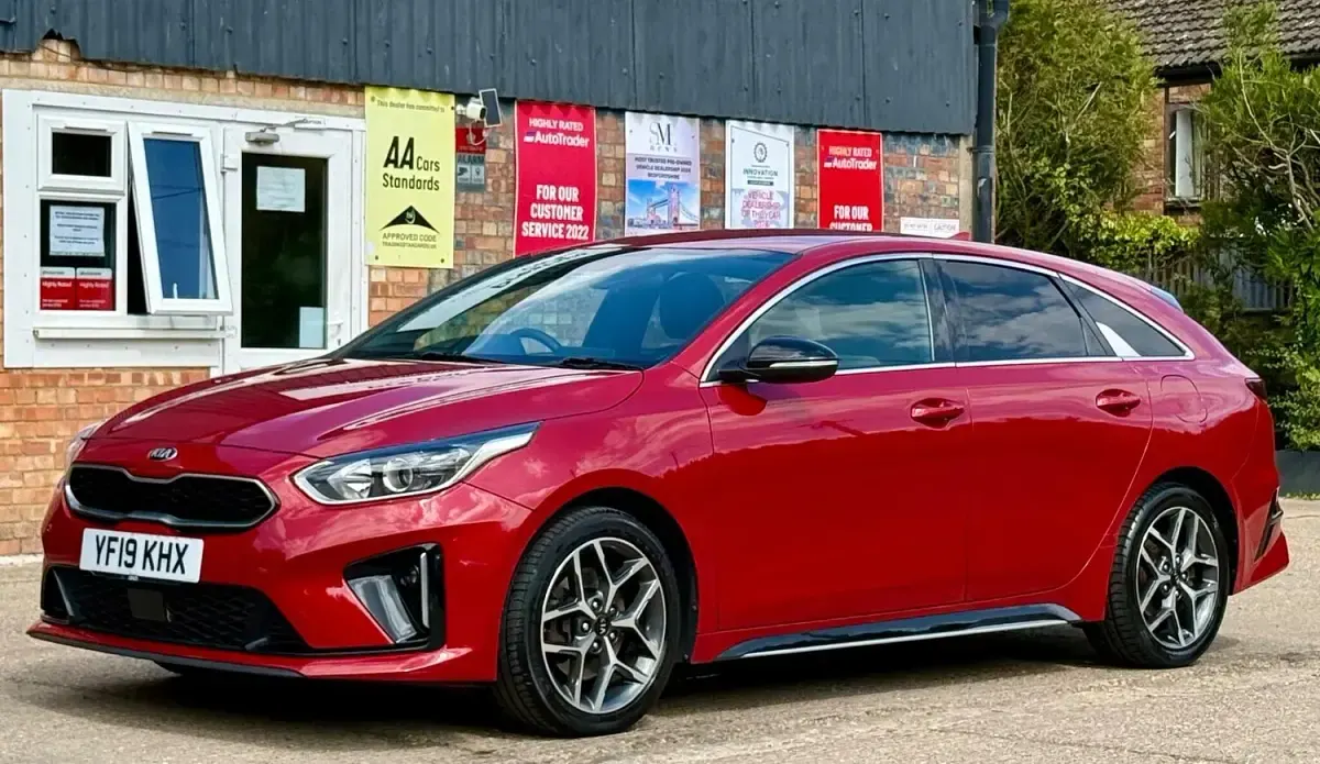 Used Kia ProCeed GT-Line 140 HP (102 kW) 2019 Red Estate