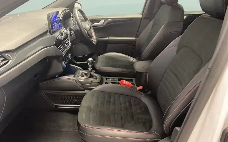 Second-hand Ford Kuga ST-Line 120 CP (88 kW) 2021 Alb SUV