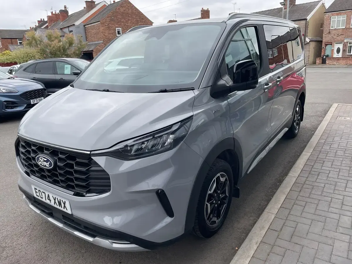 Used Ford Tourneo Custom Active 170 HP (125 kW) 2024 Grey Van