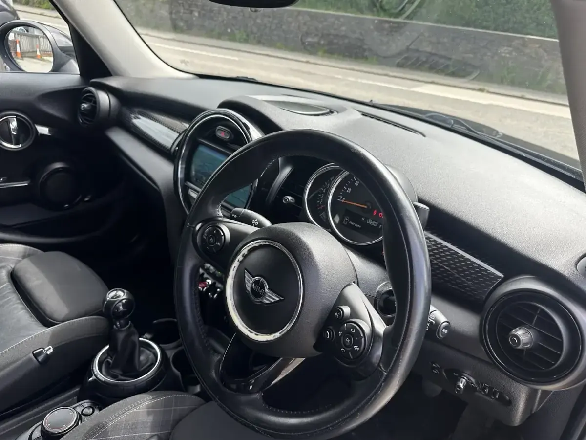 Używany Mini Cooper S Hatch 2015 Czarny Hatchback