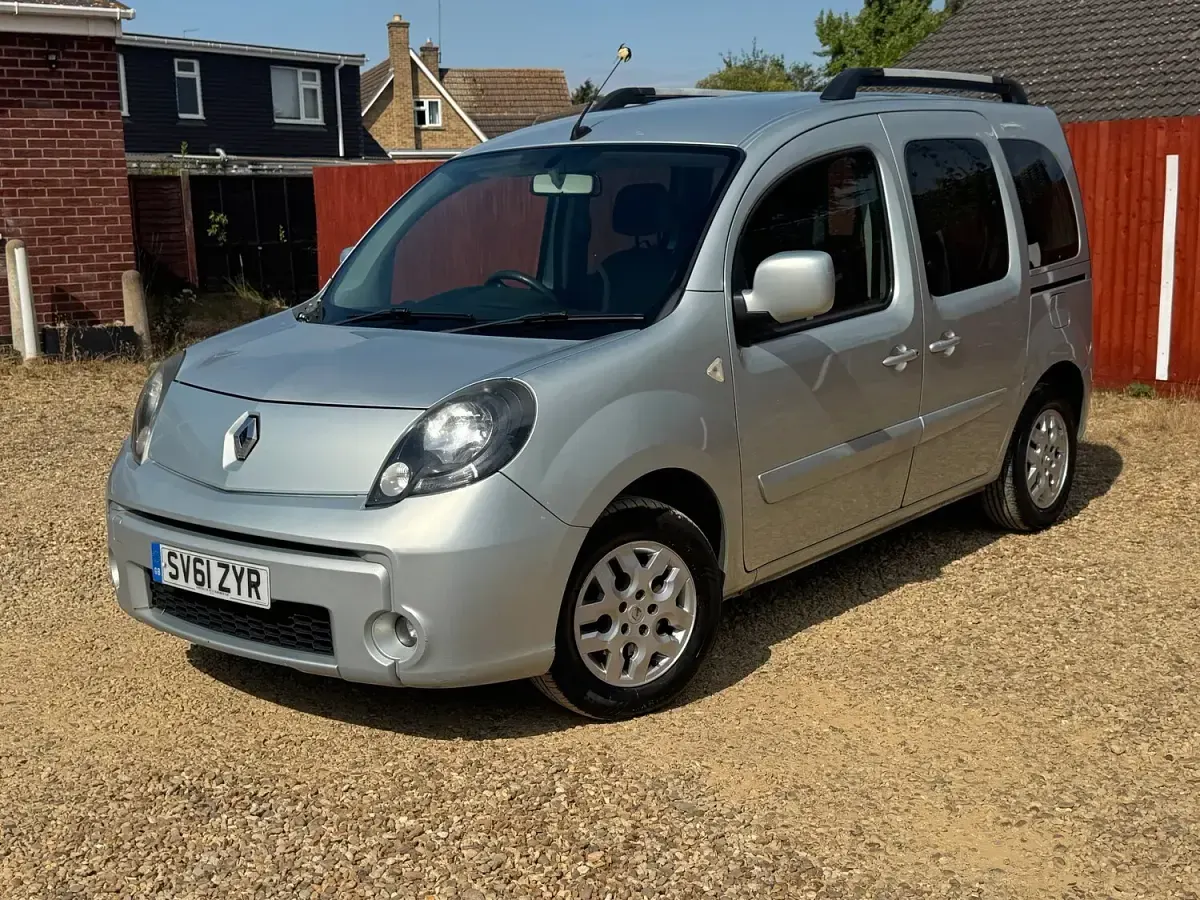 Used Renault Kangoo Dynamique 90 HP (66 kW) 2011 Grey MPV