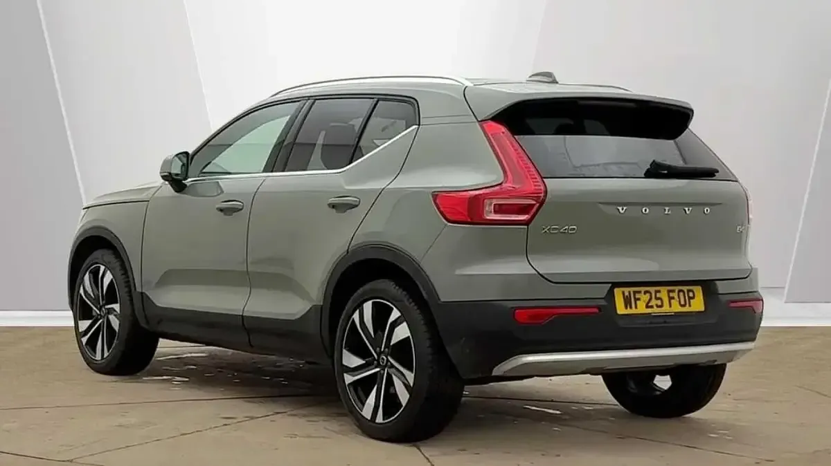 Usado Volvo XC40 Ultra 197 HP (144 kW) 2025 Verde SUV