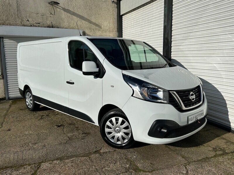 White Used 2018 Nissan NV300 Acenta Van | £8,995 (Expensive) - Image 1/4
