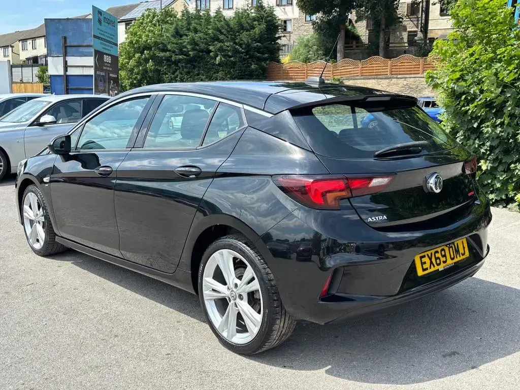 Used Vauxhall Astra SRi 150 HP (110 kW) 2019 Black Hatchback