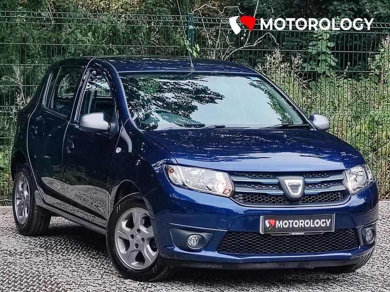 Blue Used 2015 Dacia Sandero Lauréate Hatchback | £5,495 (Fair price) - Image 1/4