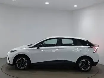 Used MG MG4 EV SE 125 kW (170 HP) 2023 White Hatchback