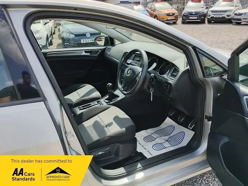 Used VW Golf VII S 83 HP (61 kW) 2014 Silver Hatchback
