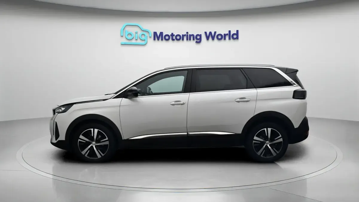 Used Peugeot 5008 GT 130 HP (95 kW) 2021 White SUV