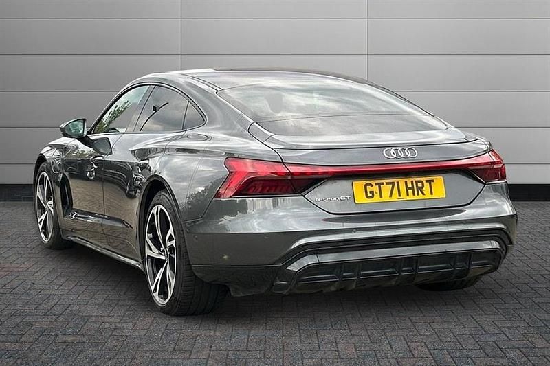 Second-hand Audi e-tron GT quattro Comfort 389 kW (530 CP) 2021 Gri Berlinǎ
