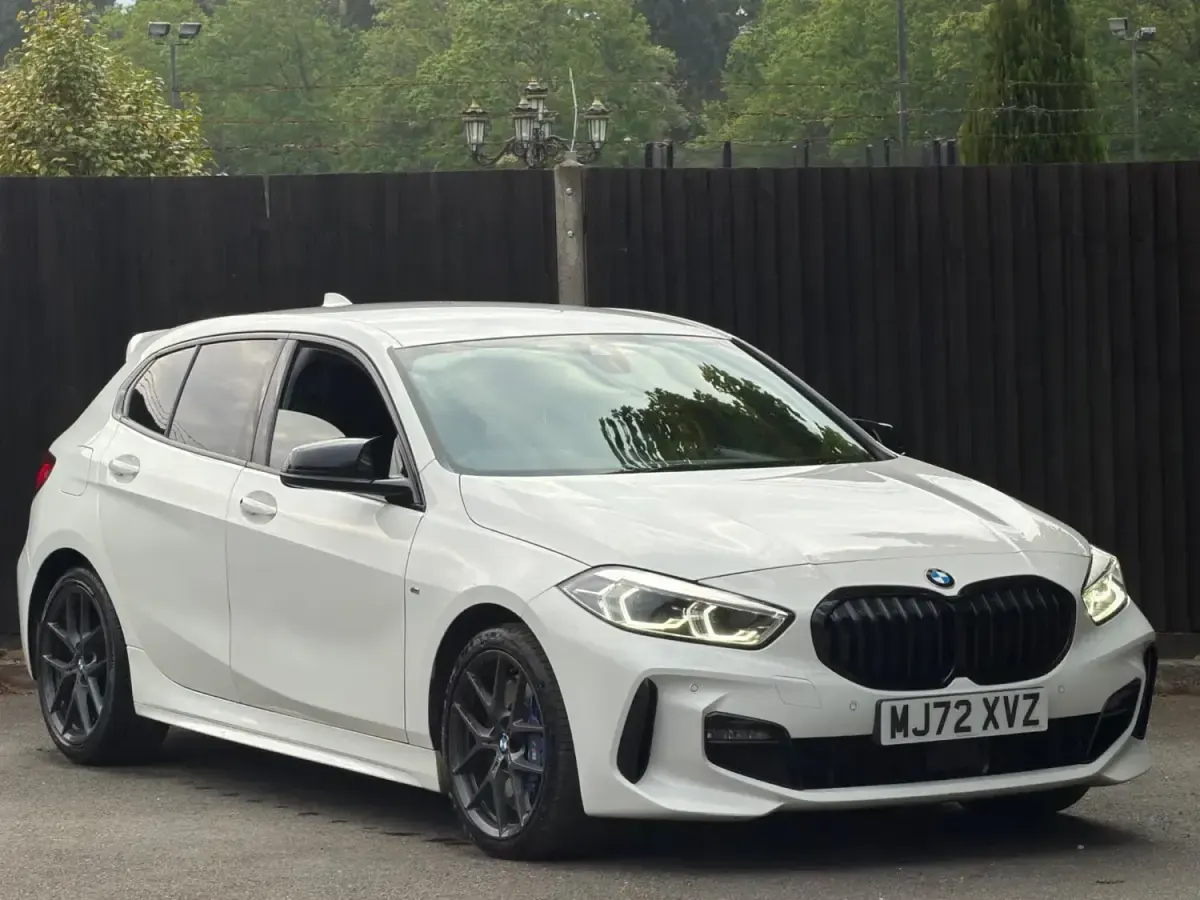 Usado BMW 118 M Sport 2022 Branco Citadino