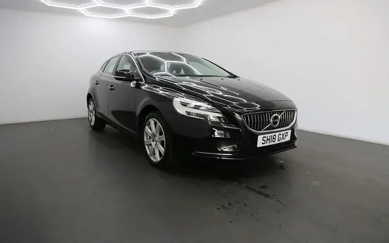 Used Volvo V40 Inscription 122 HP (89 kW) 2019 Hatchback