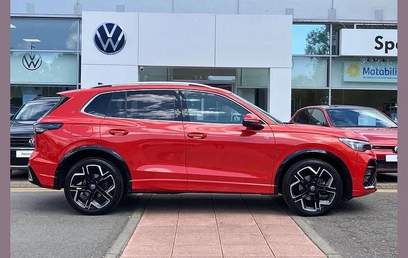Used VW Tiguan R-line 150 HP (110 kW) 2024 Red SUV