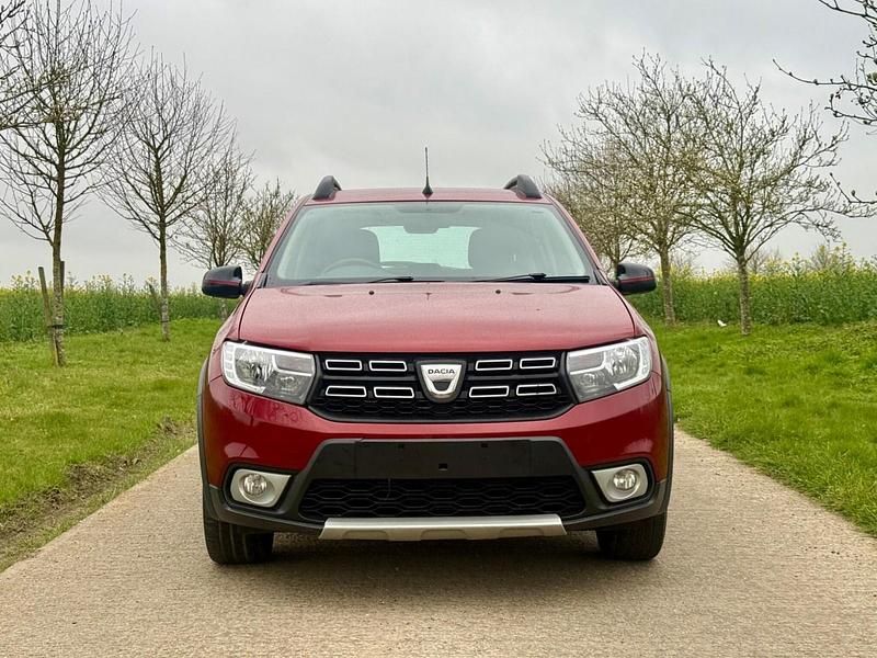 Used Dacia Sandero Stepway 90 HP (66 kW) 2019 Red Hatchback