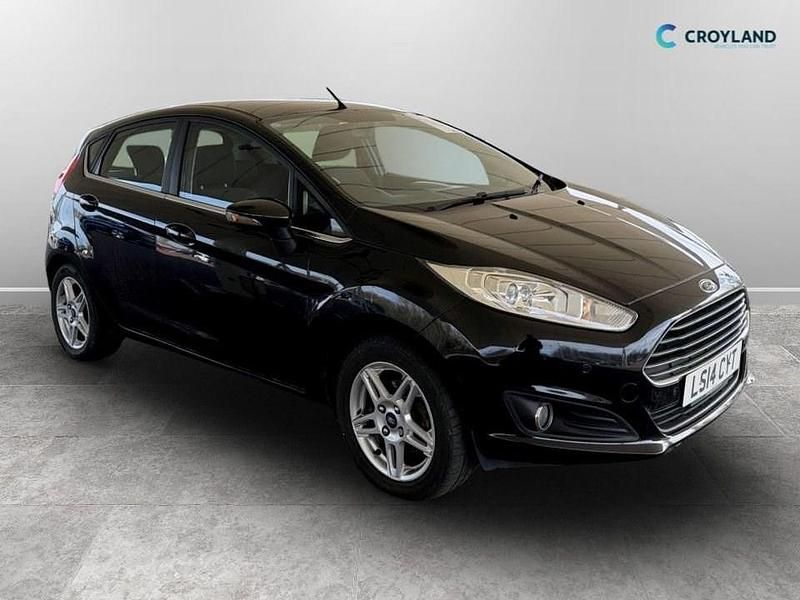 Used Ford Fiesta Zetec 80 HP (58 kW) 2014 Black Hatchback