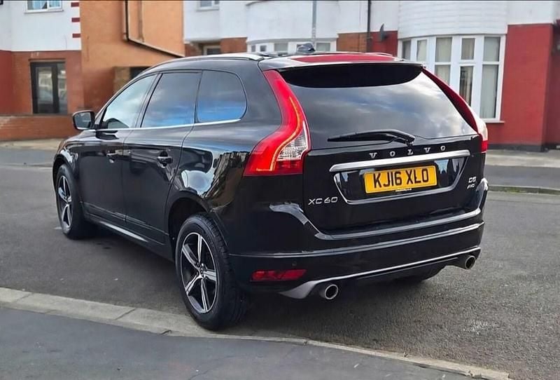 Used Volvo XC60 R-Design 220 HP (161 kW) 2016 Black SUV