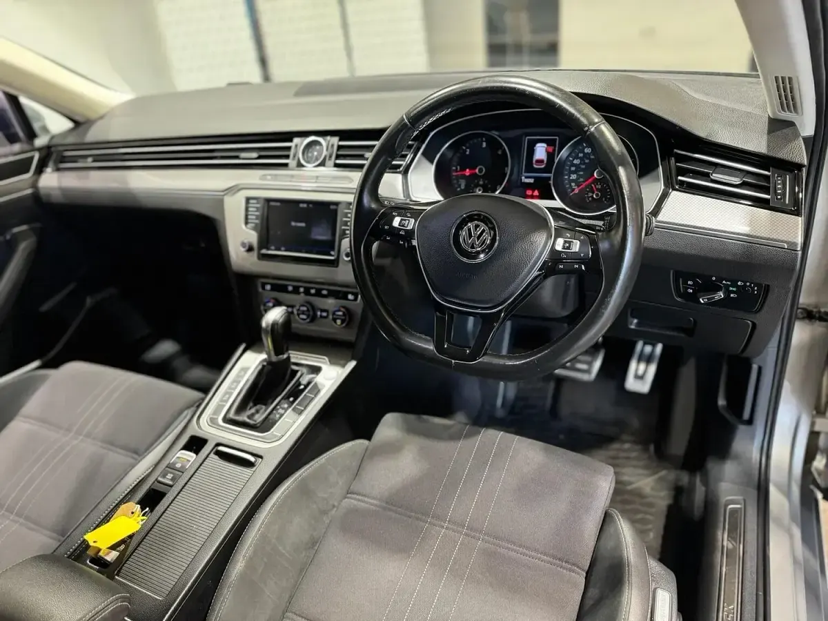 Used VW Passat Alltrack S 190 HP (139 kW) 2017 Silver Estate