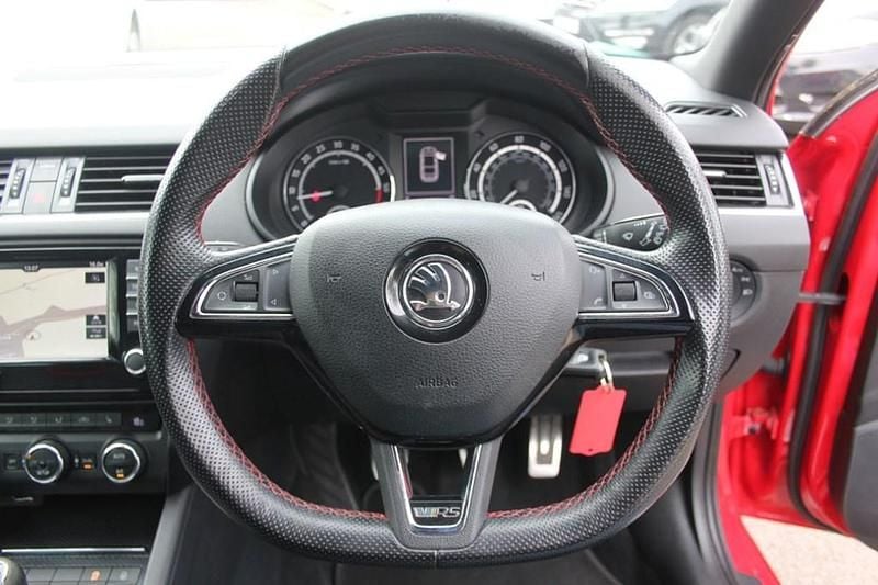 Begagnad Skoda Octavia vRS 2014 Röd Halvkombi