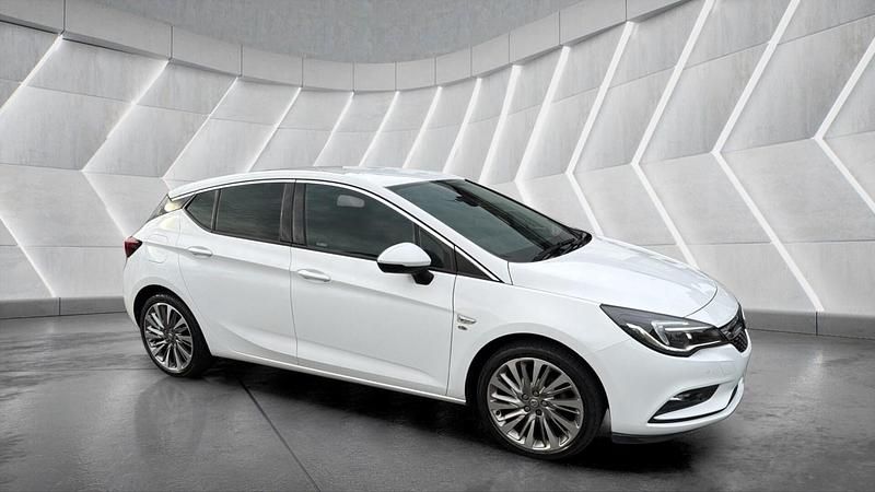Used Vauxhall Astra Elite 2018 White Hatchback