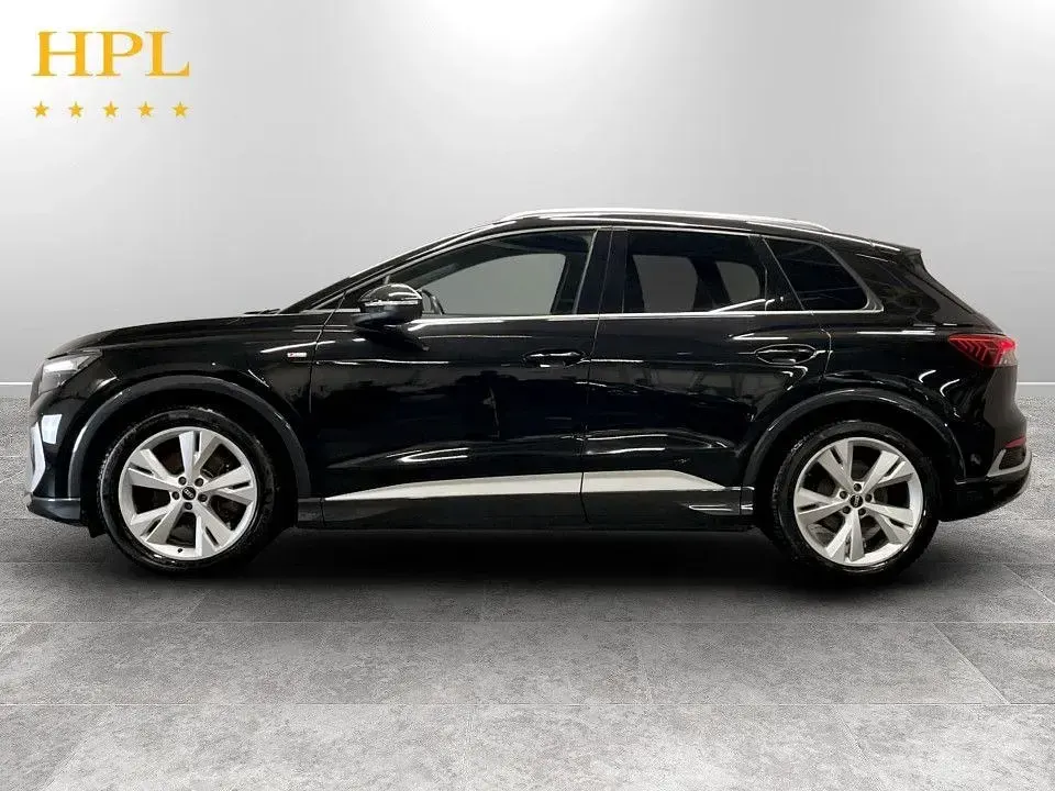 Używany Audi Q4 e-tron S-Line 150 kW (204 KM) 2021 Czarny SUV