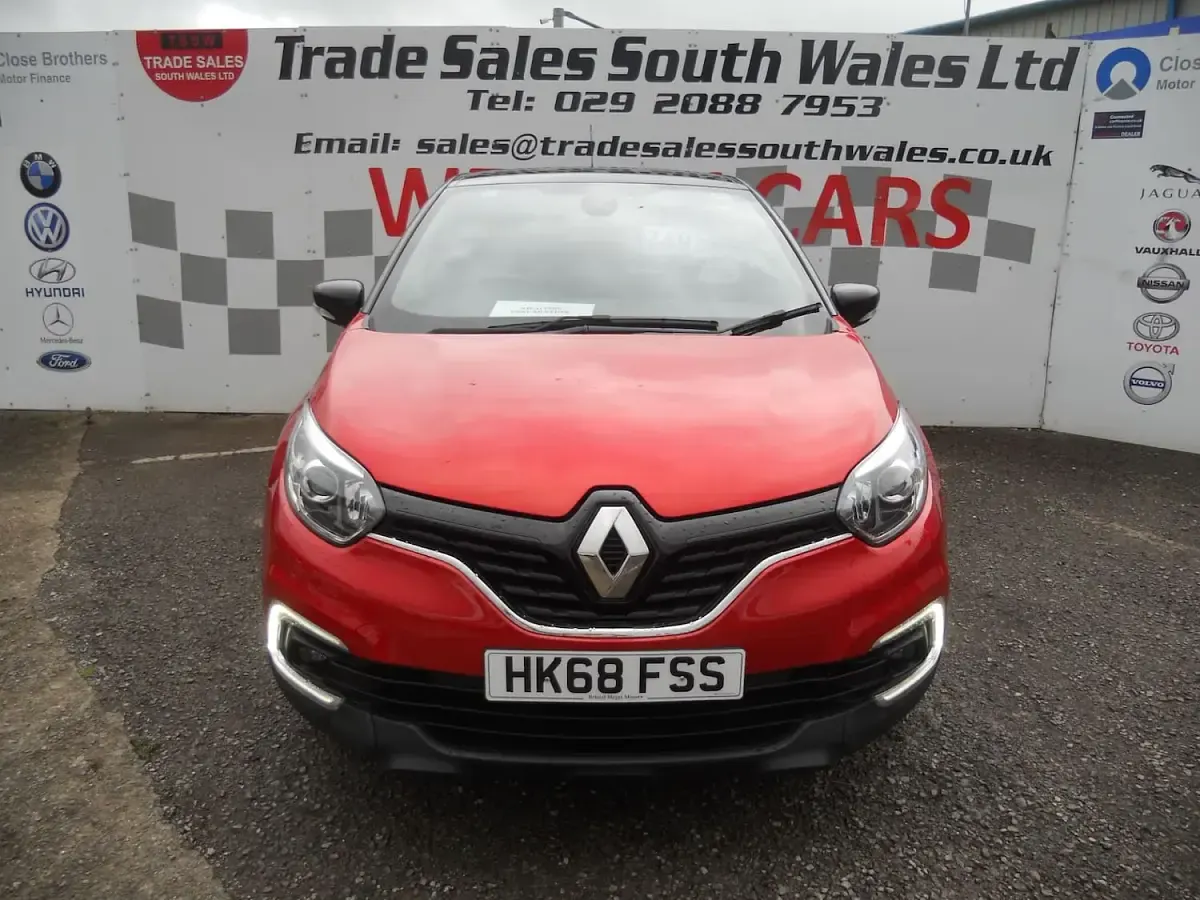 Used Renault Captur Iconic 90 HP (66 kW) 2019 Red SUV