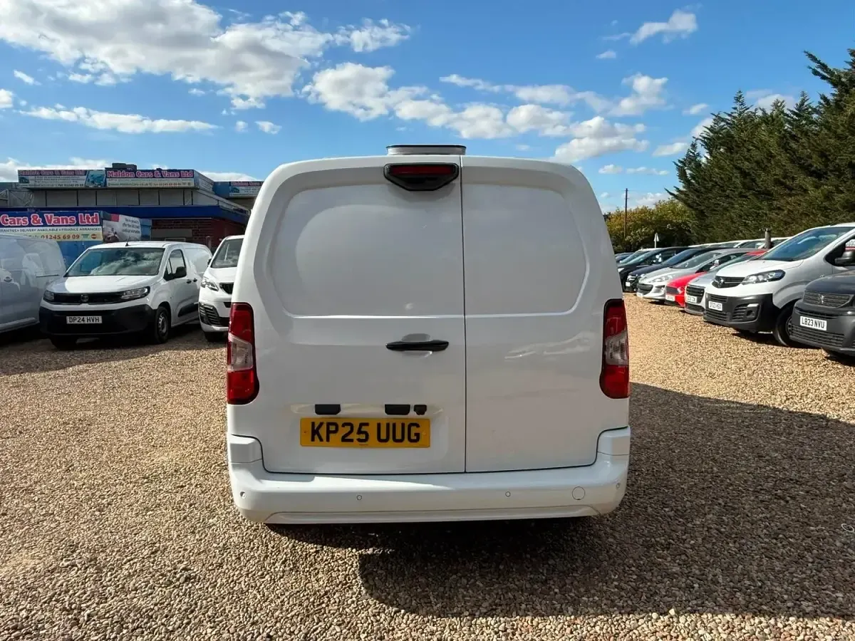 Used Citroën Berlingo 100 HP (73 kW) 2025 White MPV